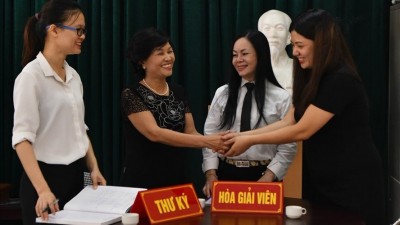 Lợi ích của hòa giải, đối thoại tại Tòa án trong tương quan so sánh với tố tụng