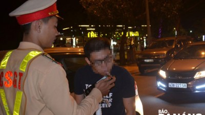 Tăng mức phạt hành vi uống rượu, bia khi lái xe: Nhiều người đồng tình